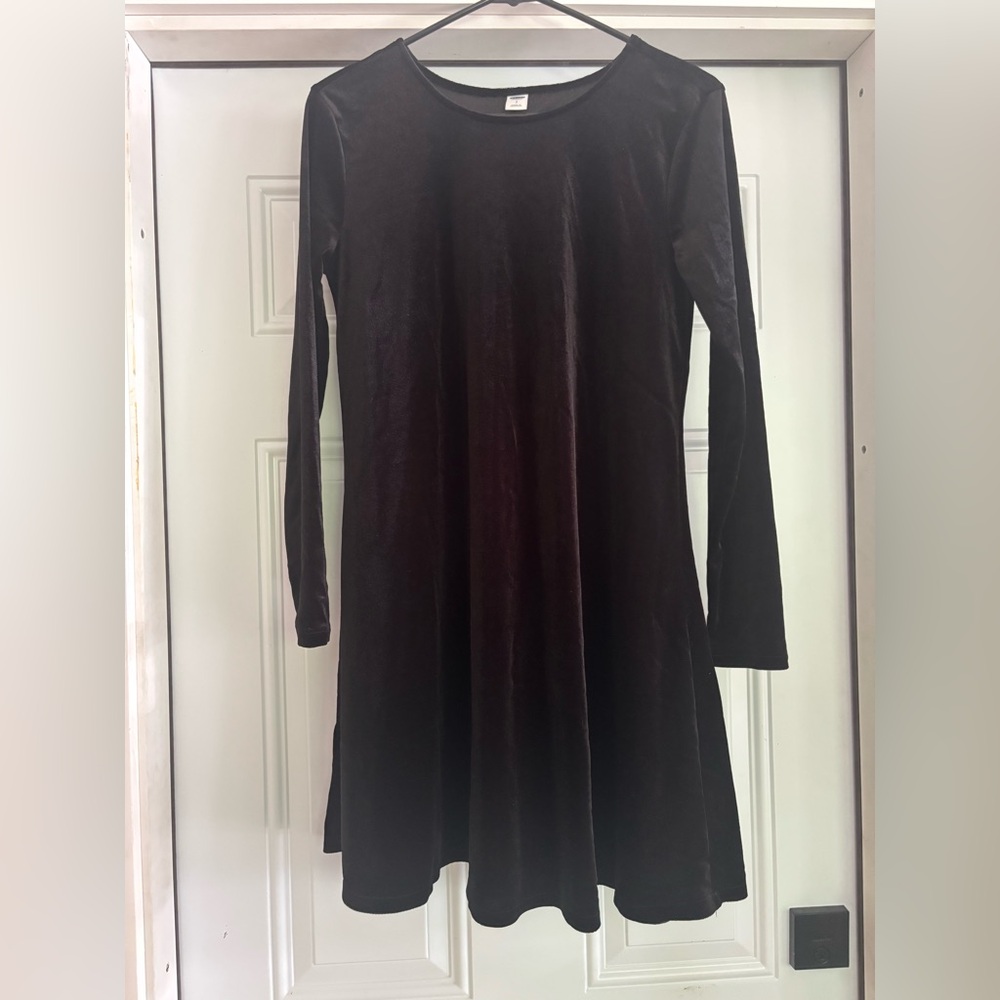 Women’s Elegant Black Long Sleeve Velvet Dress